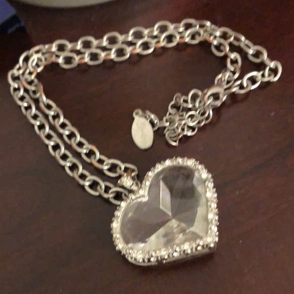 GUESS HEART NECKLACE 💕💕💕 - Picture 4 of 4